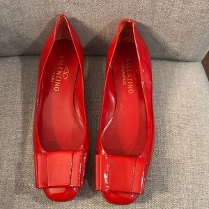 Valentino Garavani Red Patent Leather Bow Ballet Flats Size 38 / 7.5